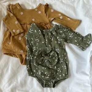 Greyson collective rompers (2) gauze floral
3-6 months